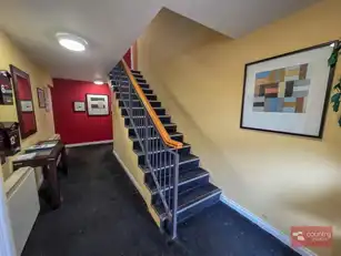 Apt 6 Mayfield WalkImage 5