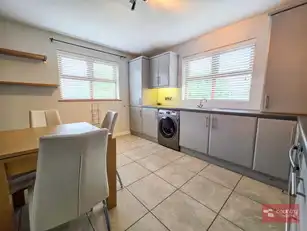 Apt 6 Mayfield WalkImage 11