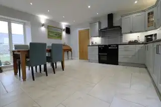8 Kearney RoadImage 10
