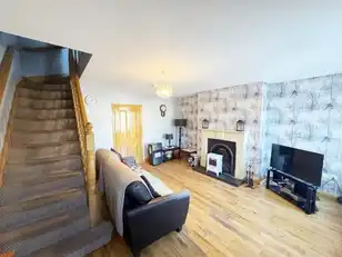 17 Castle Walk MewsImage 8