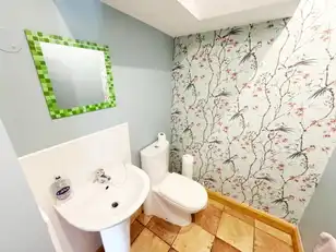17 Castle Walk MewsImage 9