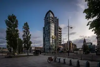 Image 1 for Queens Square