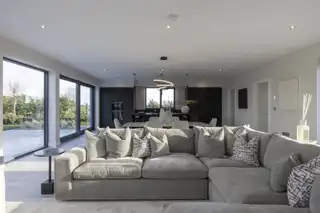 3 Craigdarragh RiseImage 8