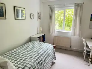 24 Wilton GroveImage 9