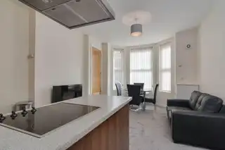 Flat 1 67 Ulsterville AvenueImage 3