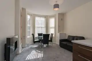 Flat 1 67 Ulsterville AvenueImage 2