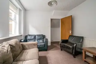 Flat 1 43 Malone AvenueImage 4