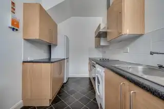 Flat 2 1 Sandhurst RoadImage 6