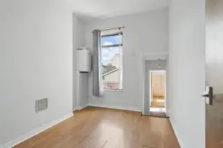 Flat 2 16 Atlantic AvenueImage 5