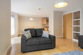 39 Park RoyalImage 4