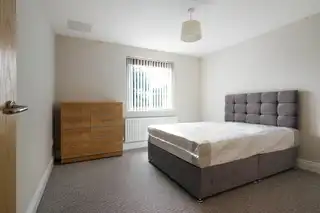 39 Park RoyalImage 7