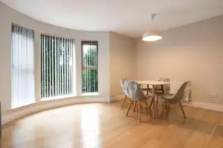 39 Park RoyalImage 5