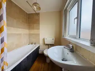 16 Abbots WalkImage 8