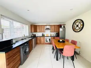 41 Dunnalong ManorImage 6