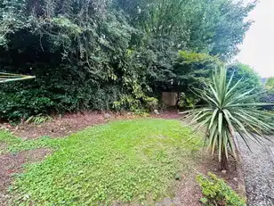 9 Waterfoot ParkImage 15