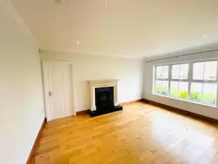 9 Waterfoot ParkImage 3