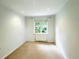 9 Waterfoot ParkImage 11