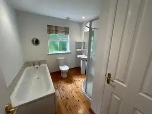 9 Waterfoot ParkImage 13