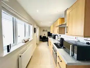 17 Cliftonville AvenueImage 11