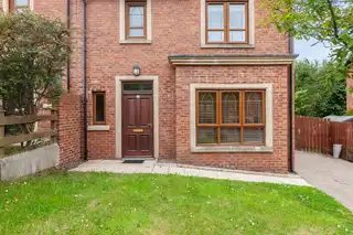 6 Brooke Hall HeightsImage 2