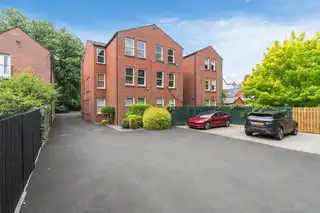 Apt 5 96 Balmoral AvenueImage 17