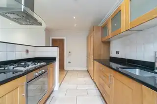 Apt 5 96 Balmoral AvenueImage 9