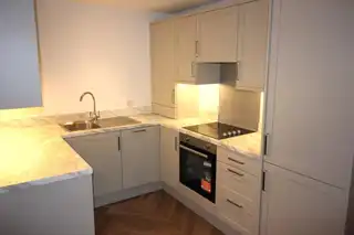 Apt 5 Windsor Manor MewsImage 2