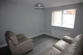 2B 28 Lower Windsor AvenueImage 3