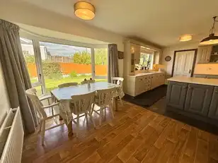 10 Ashgrove ParkImage 12