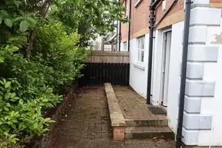4 Boucher CloseImage 11