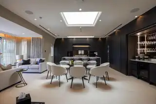 Apt 18 Penthouse The Mansion HouseImage 8