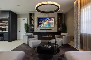 Apt 18 Penthouse The Mansion HouseImage 16