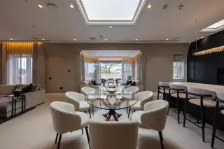 Apt 18 Penthouse The Mansion HouseImage 9