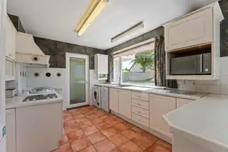 21 Farnham ParkImage 10