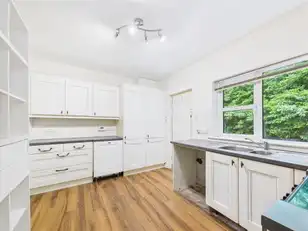9 Station RoadImage 9