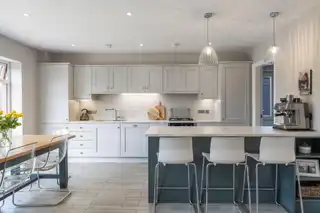 17 Dixon AvenueImage 8