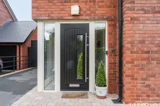 17 Dixon AvenueImage 2