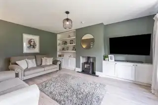 17 Dixon AvenueImage 5