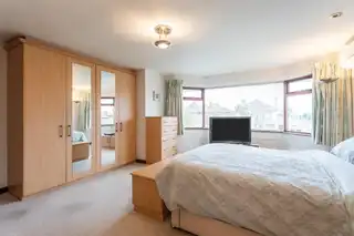 17 Kensington ParkImage 33