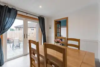 10 Stratford GardensImage 12