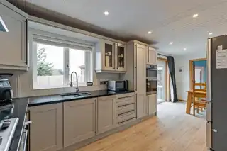 10 Stratford GardensImage 11
