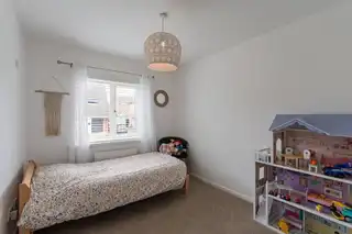 10 Stratford GardensImage 19