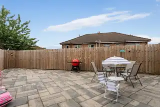10 Stratford GardensImage 23