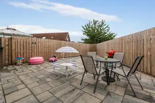 10 Stratford GardensImage 22
