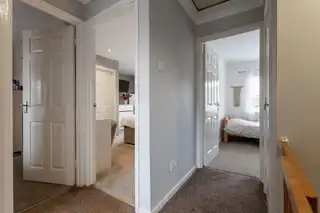 10 Stratford GardensImage 15