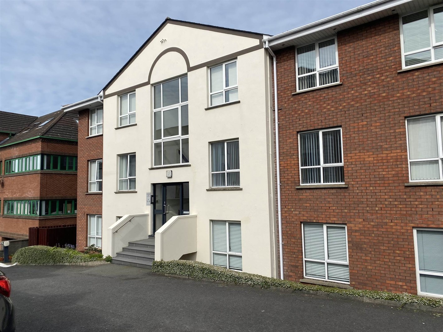 15 St Helens Court, Holywood