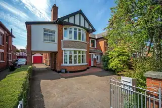 Image 1 for 124 Finaghy Road North
