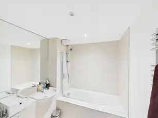 Apartment 301 2 William Street SouthImage 7
