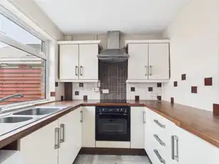 93 Lower Windsor AvenueImage 5