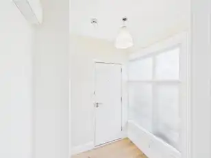 Apartment 2 50 Myrtlefield ParkImage 7